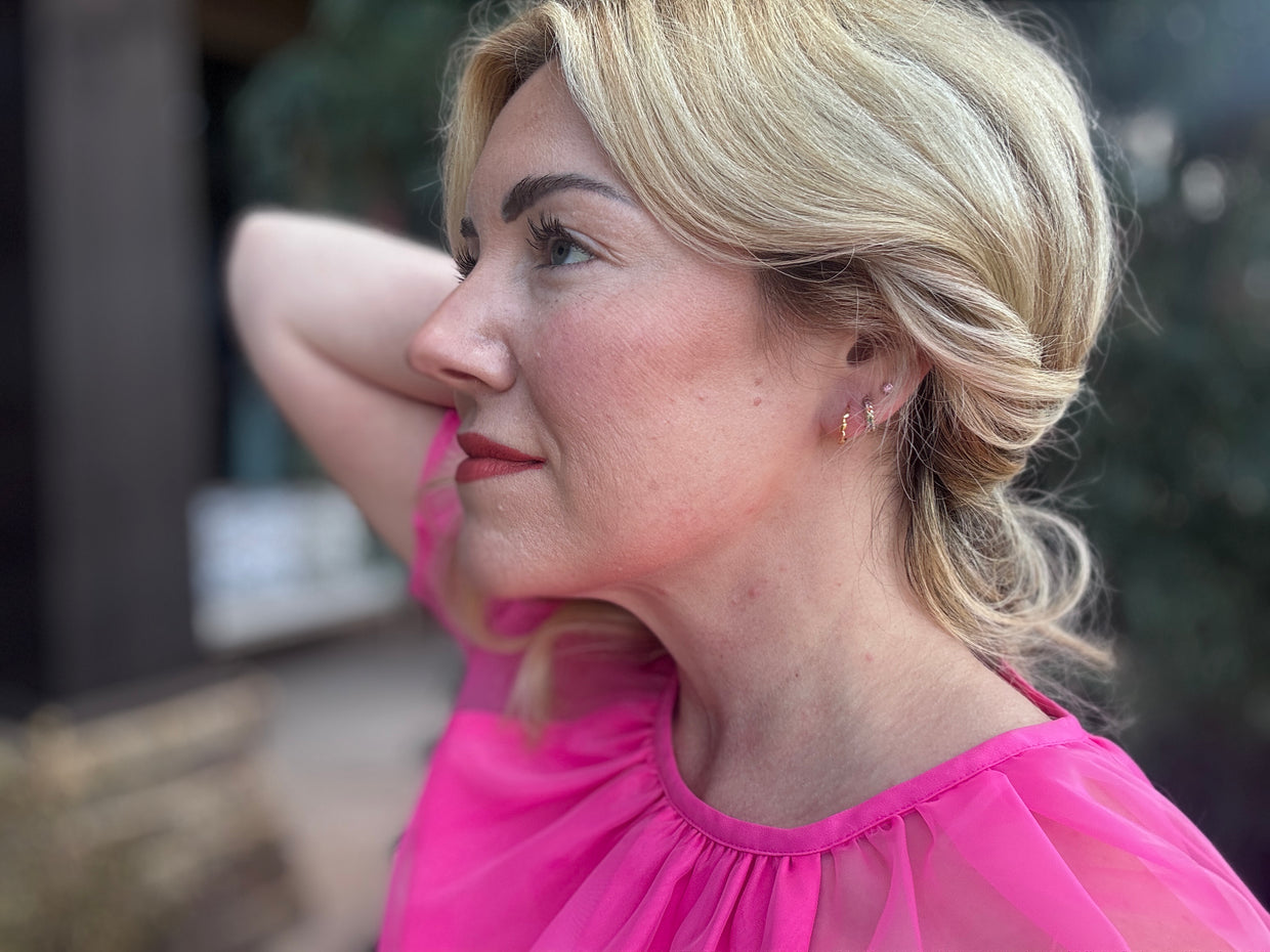 Eliza Twirl Huggie Earrings Gold