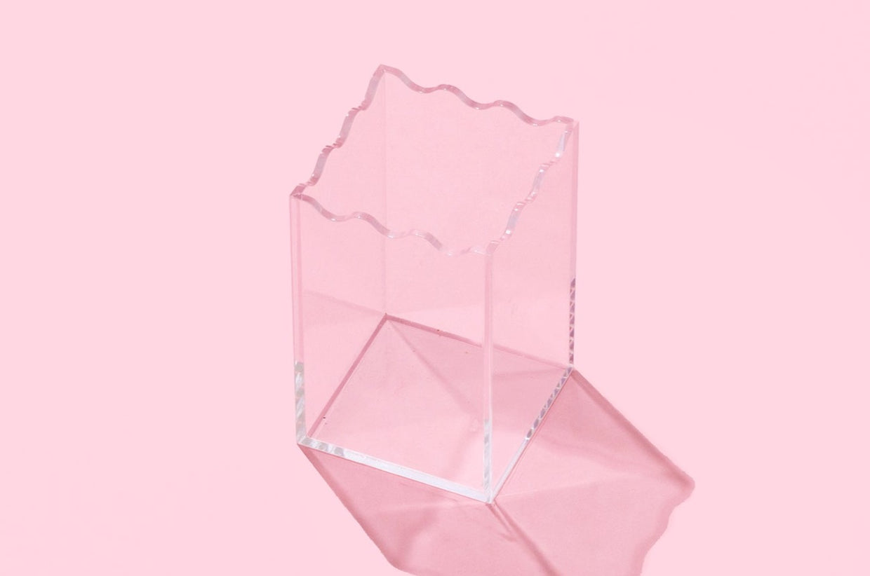 Clear Wavy Pen Cup